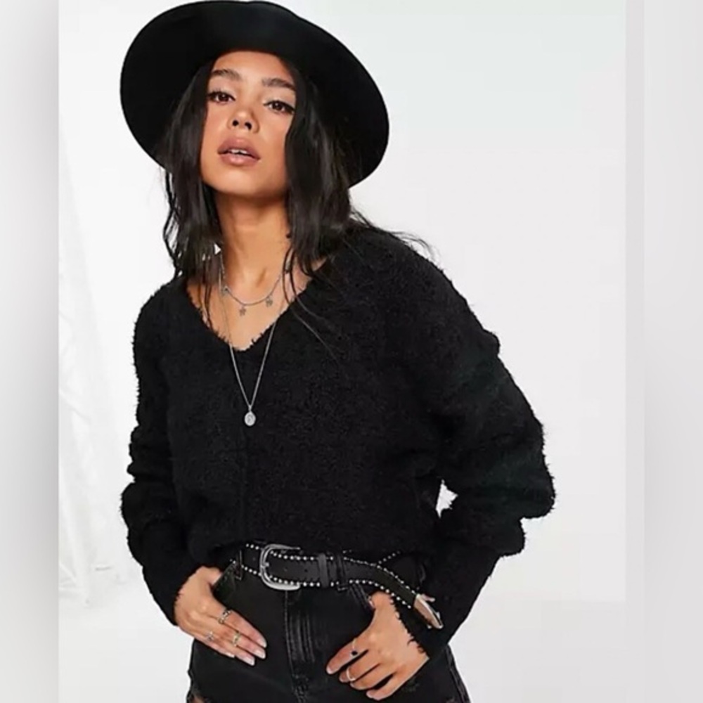 Free People Black V Neck Boxy Sweater size medium
